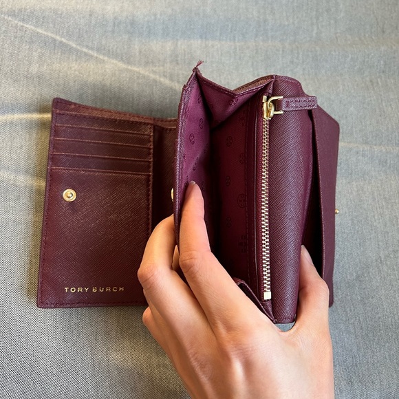 Maroon Tory Burch Saffiano Wallet - Picture 3 of 3